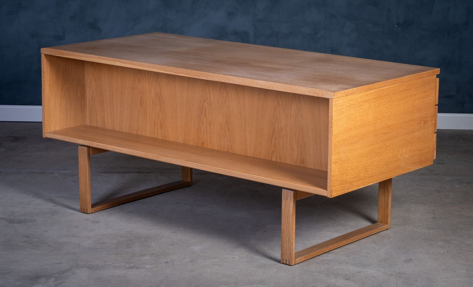 Vintage Danish Oak Desk By Henning Jensen & Torben Valeur For Dyrlund, 1960s photo 2880.0