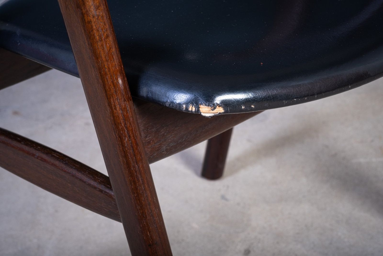 Vintage Danish Armchair In Rosewood By Erik Kirkegaard For Høng Stolefabrik, 1960s photo vintage