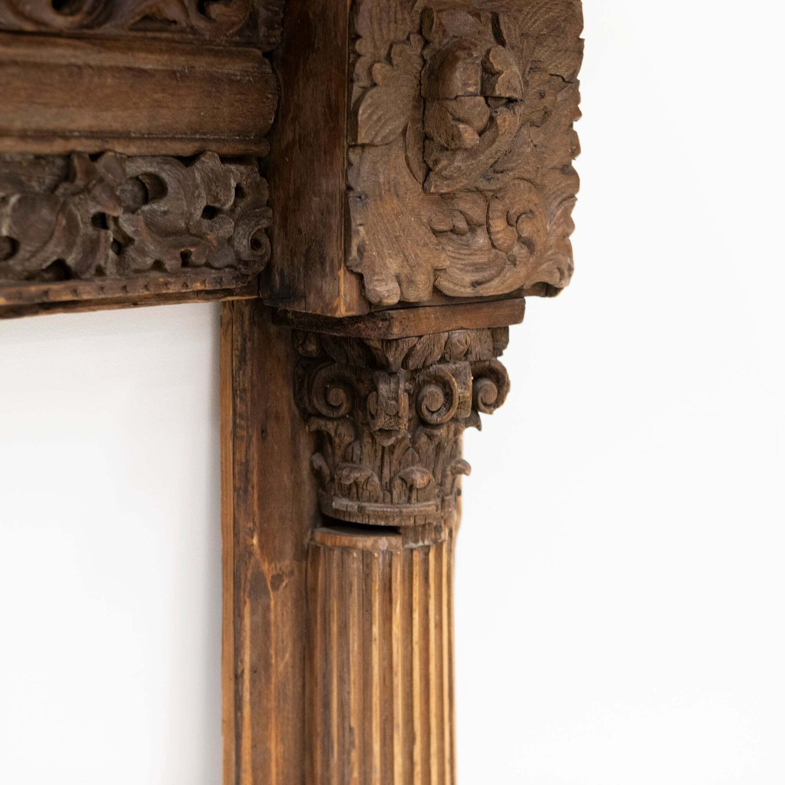 photo vinterior Antique Carved Oak & Pine Jacobean Style Fireplace Surround