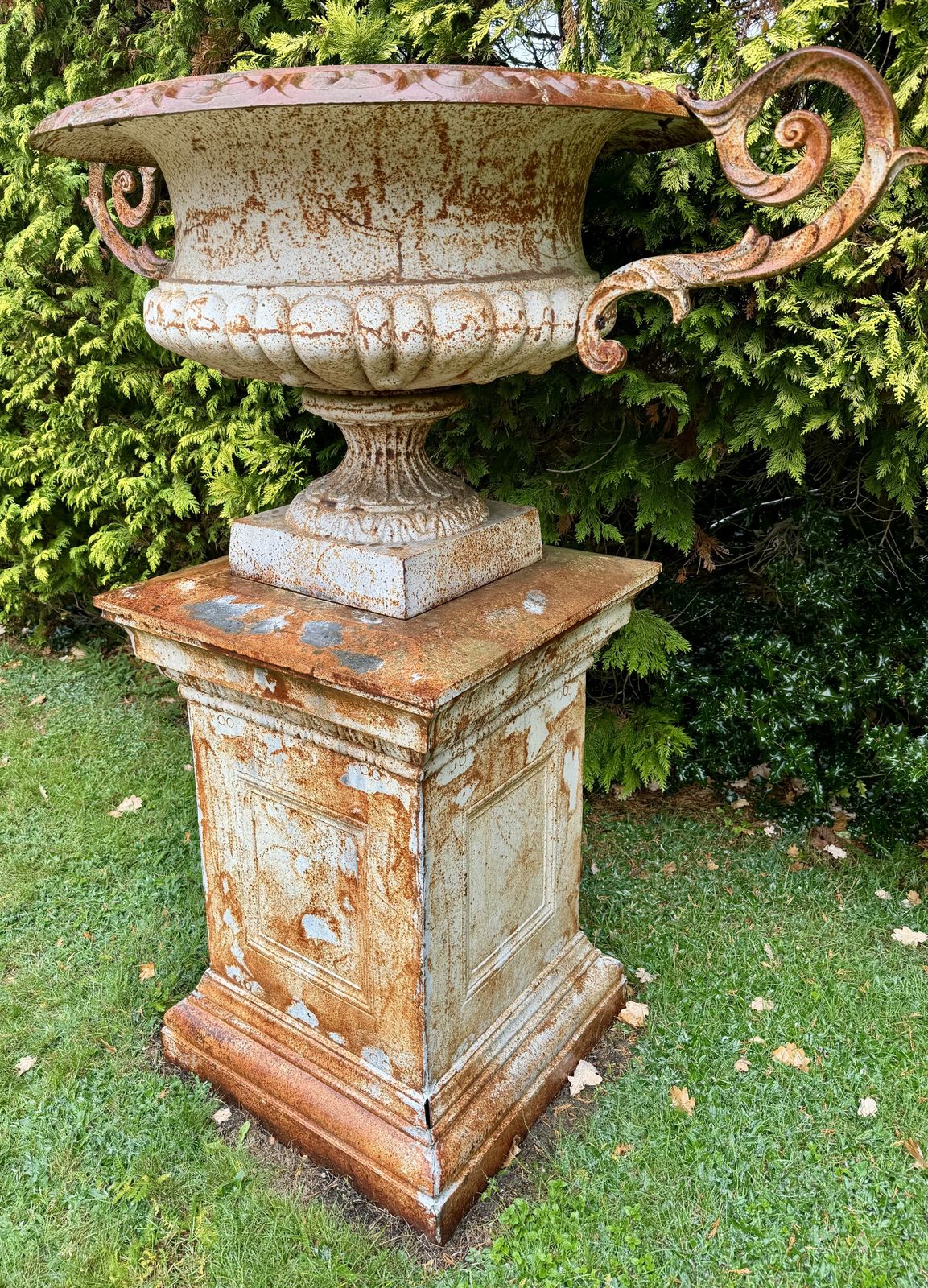 photo furniture Pair Of Mega Size Cast Iron Urns H1.7m Antique Tazza Shallow Garden Urn, Very Rare