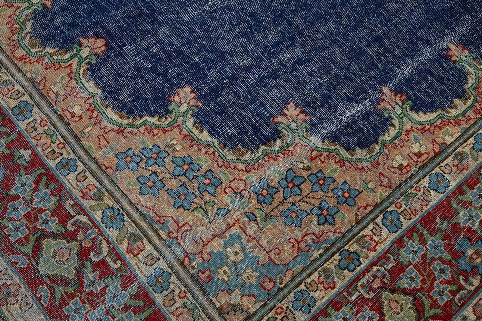 photo furniture Vintage Hand Knotted Large Area Rug 244 Cm X 328 Cm