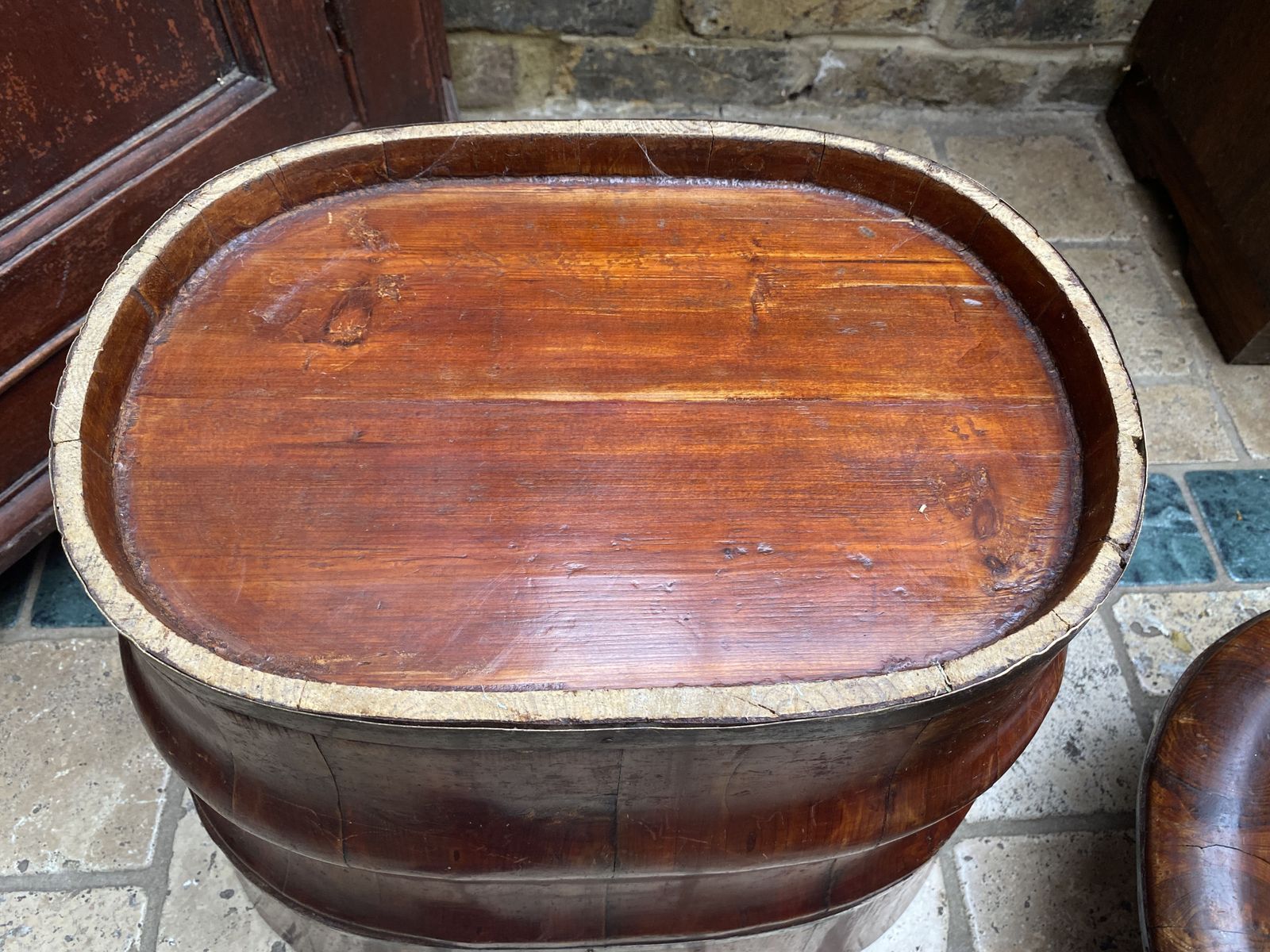 photo furniture Antique 19th Century  Chinese Elmwood  Baby Bath Banded With Brass