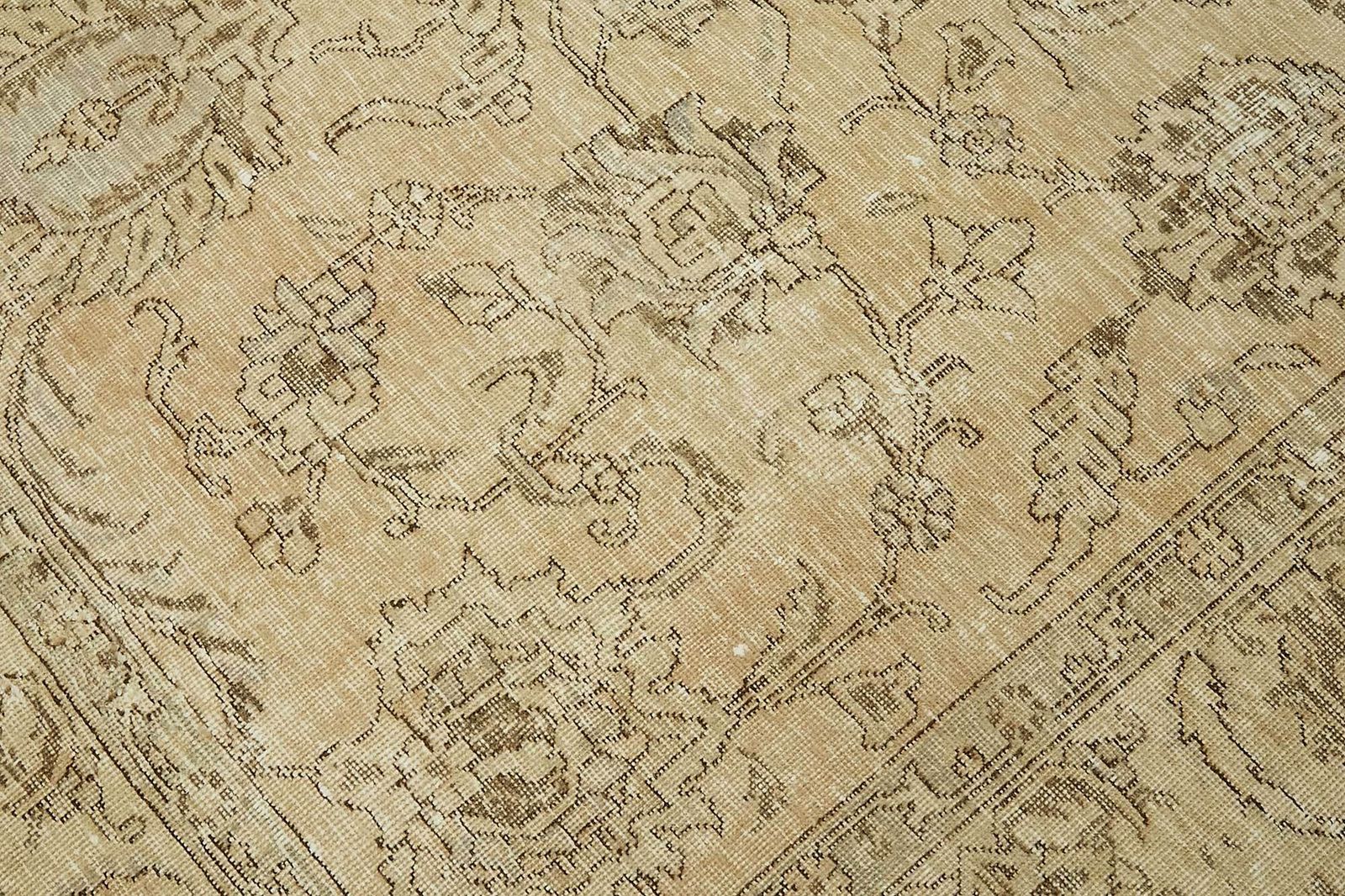 photo furniture Vintage Hand Knotted Large Area Rug 227 Cm X 328 Cm