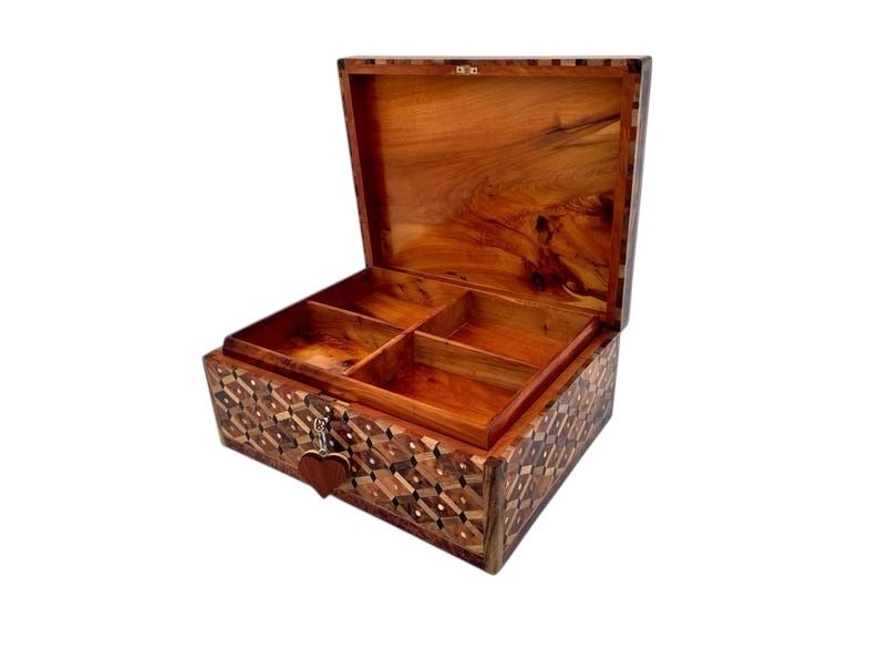 Luxurious Large Thuya Wood Jewellery Box Exquisite Moroccan Lidded  Chest photo vintage
