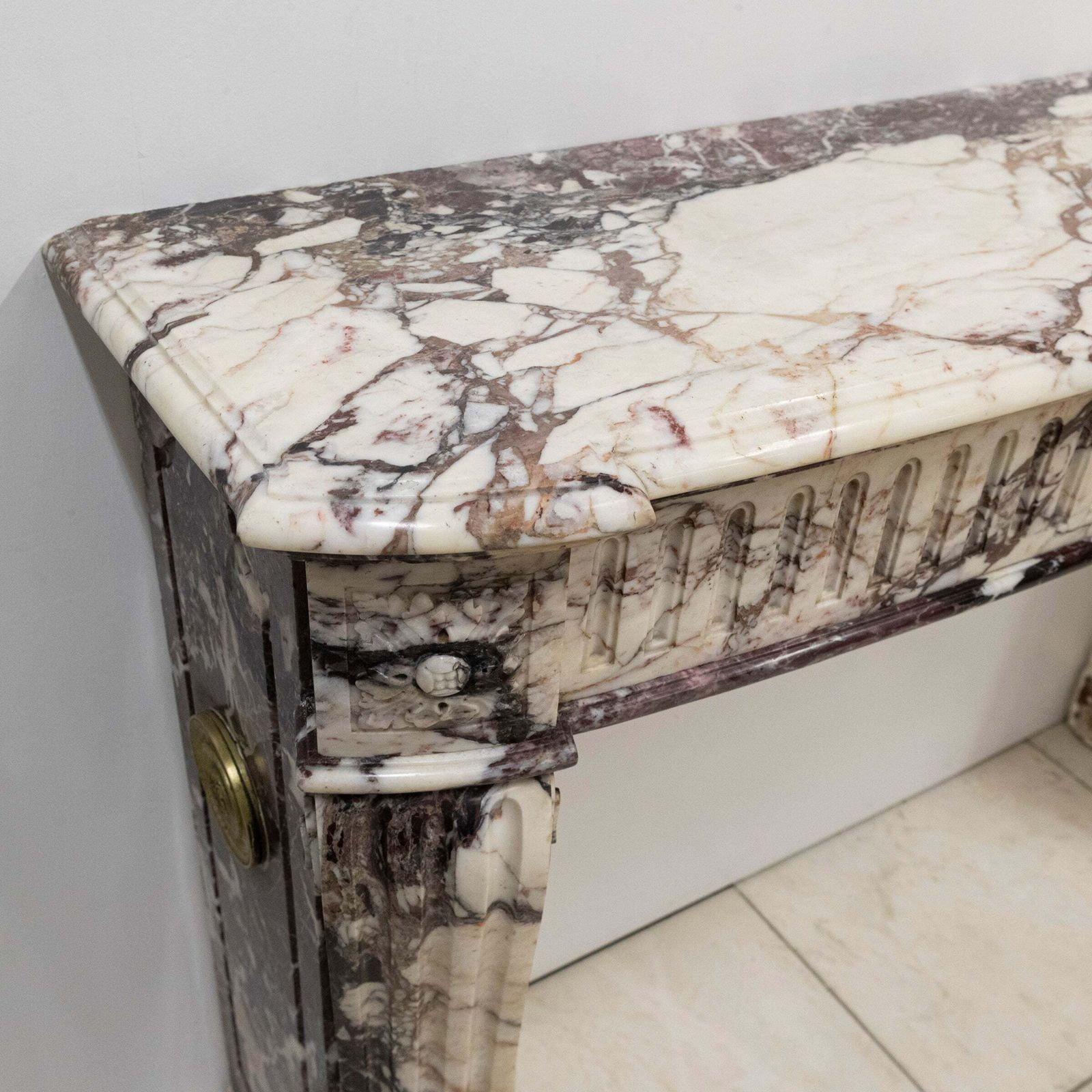 photo vinterior Antique 19th Century Brèche Marble Louis Style Fireplace Surround