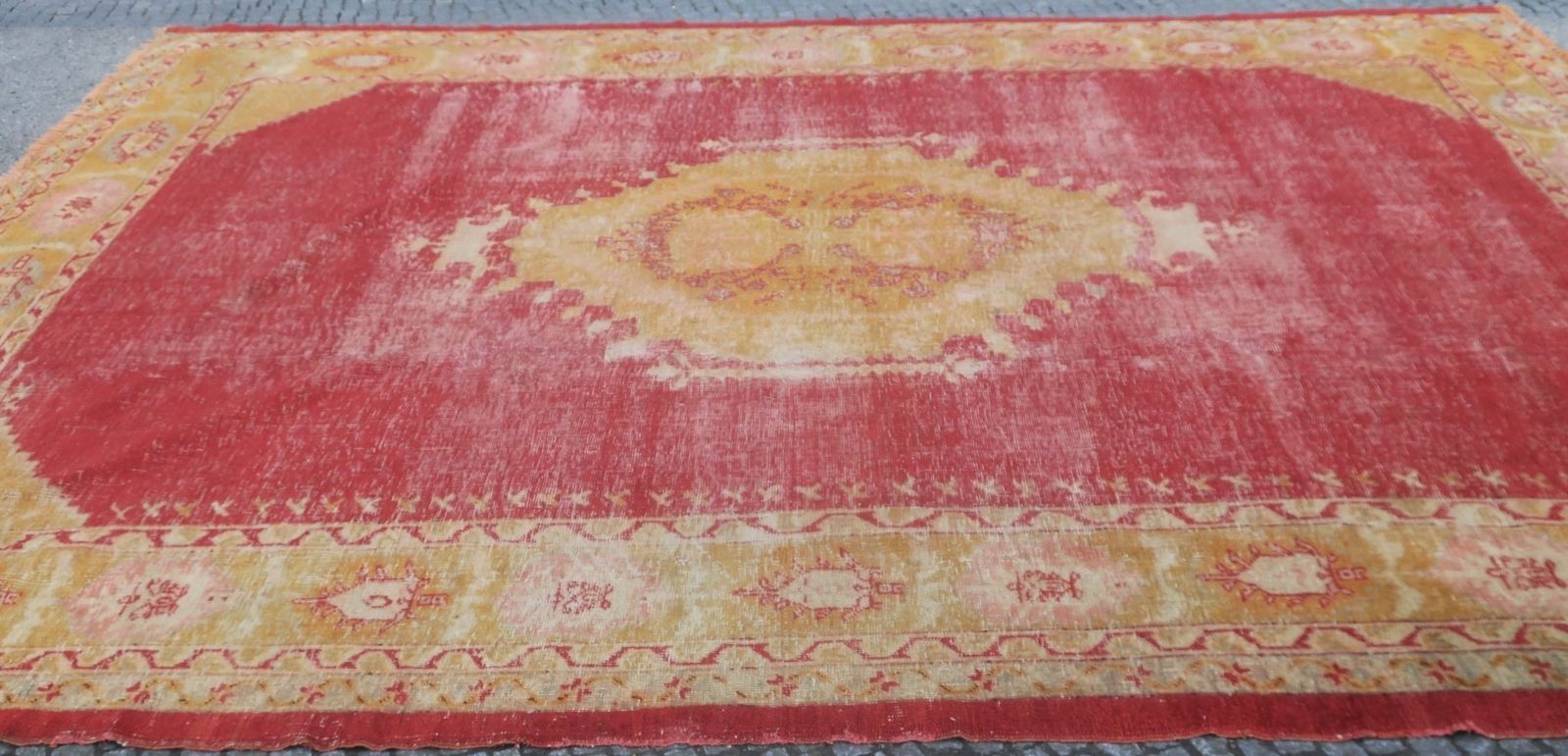 photo vintage Antique Coral Oversized Distressed Oushak Carpet 424cm X 311cm