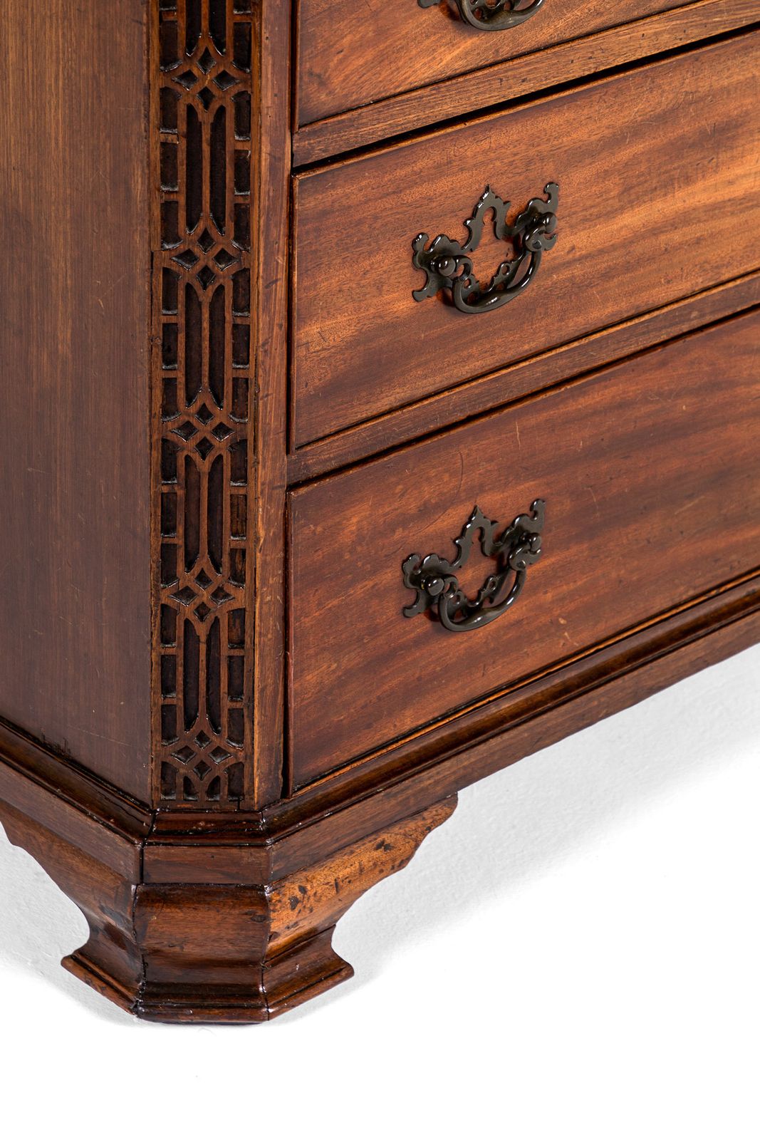 photo furniture Small George III Mahogany Chest