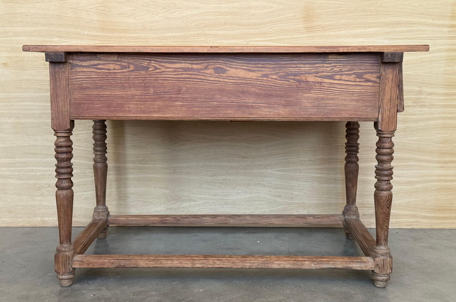 Table de réfectoire, de travail ou de cuisine française du début du XIXe siècle, à deux tiroirs photo for sale