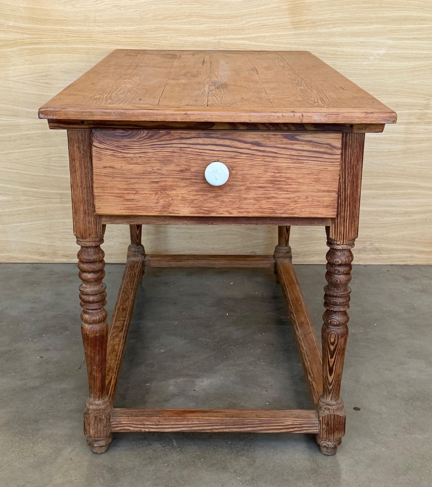 Table de réfectoire, de travail ou de cuisine française du début du XIXe siècle, à deux tiroirs photo 3907.0