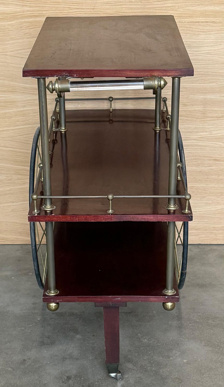 Mobilier Chariot de bar mid-century en acajou et laiton, Italie, années 1960 - trois niveaux photo