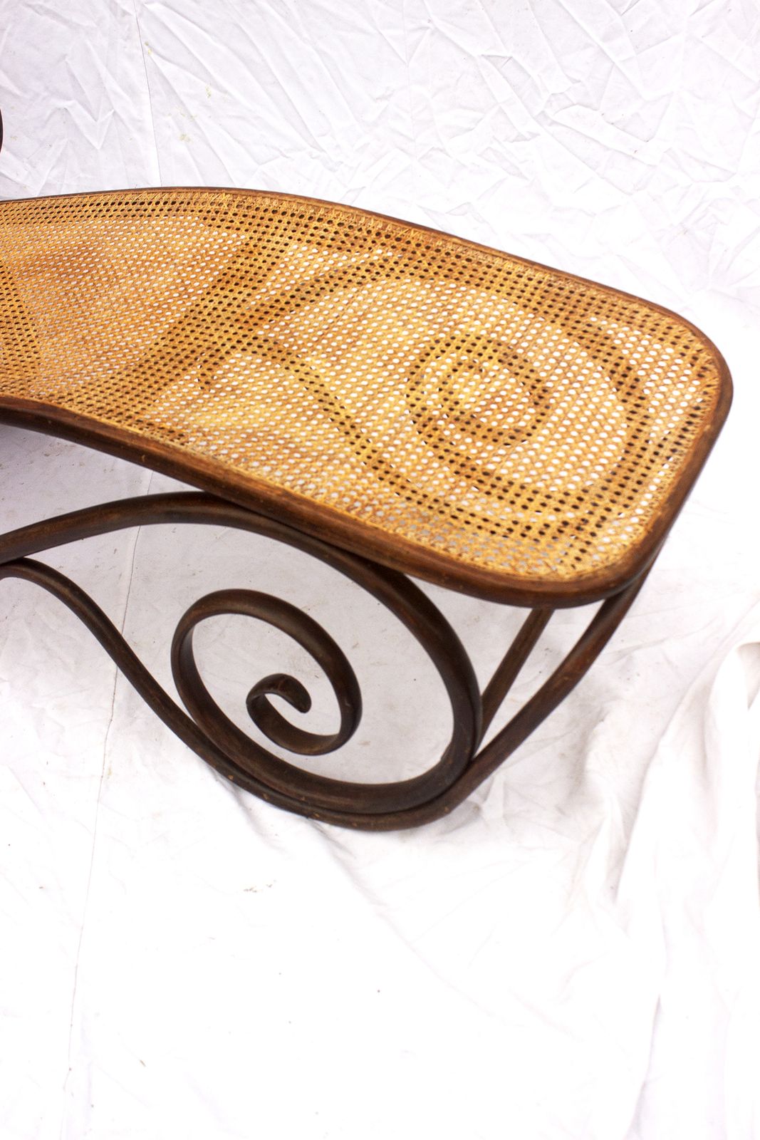 Antique Thonet Bentwood Reclining Daybed, Vienna Ca. 1900 – Adjustable Beechwood Lounge With Wicker Seat photo for sale