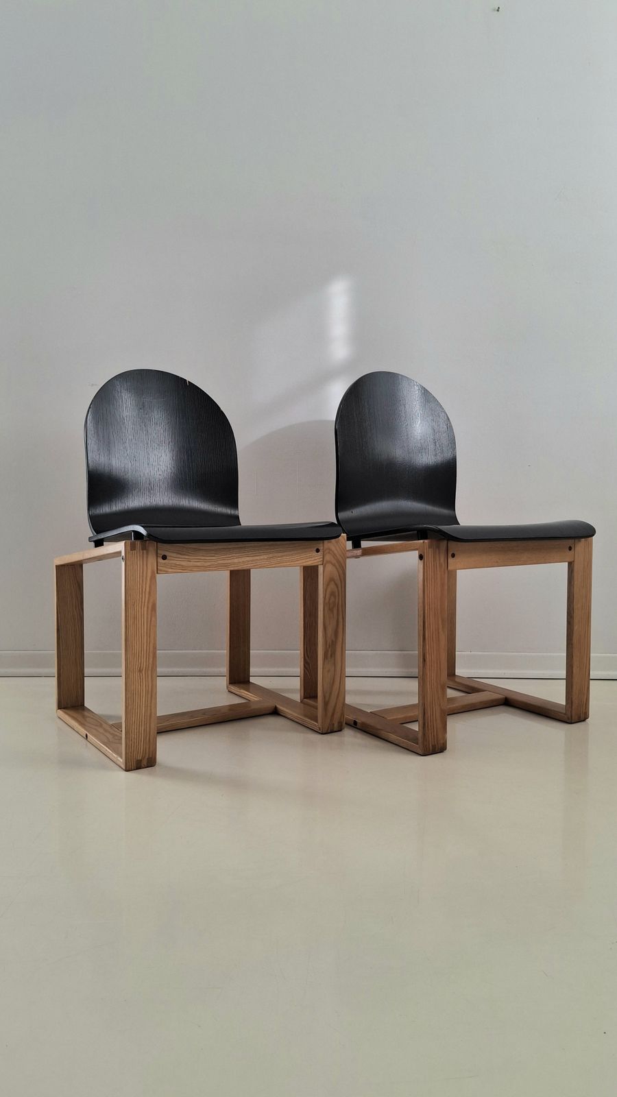 1900.0 70s Italian Minimalist Bentwood Chairs, Ash And Ebonised 1 Of 2 photo
