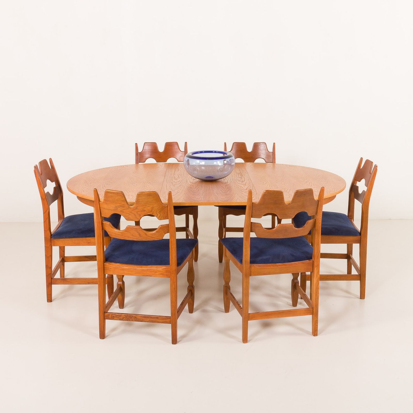 Danish Mid Century Oak Round Table With One Extra Leaf, 1960s