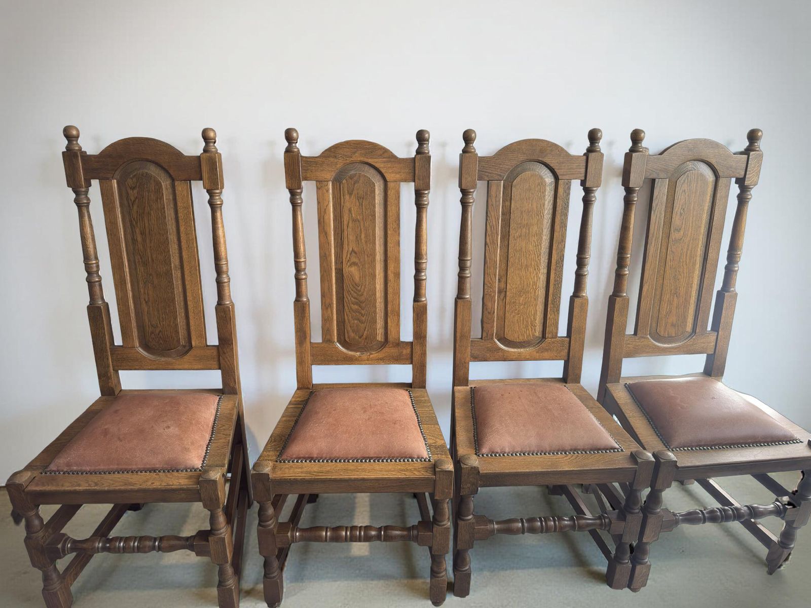 Set Of 4 Oak Chairs Antique Style Solid Wood And Leather Seats Chairs