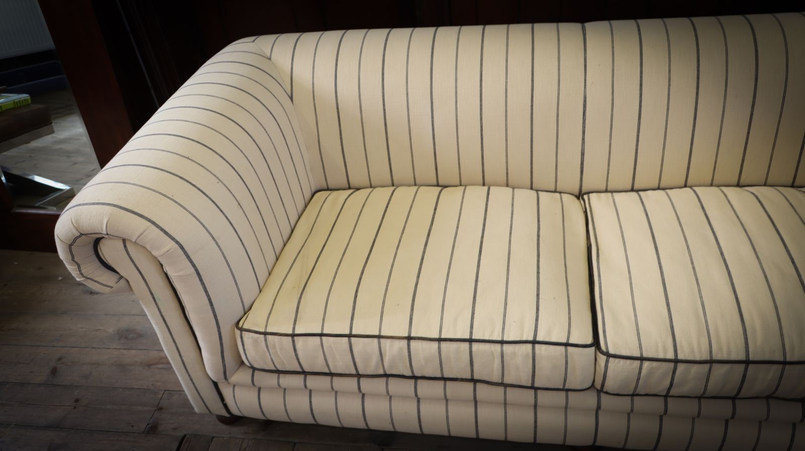 photo vintage Superb Timothy Oulton Westminster Feather 2.5 Seater Leather Sofa Nautical Linen