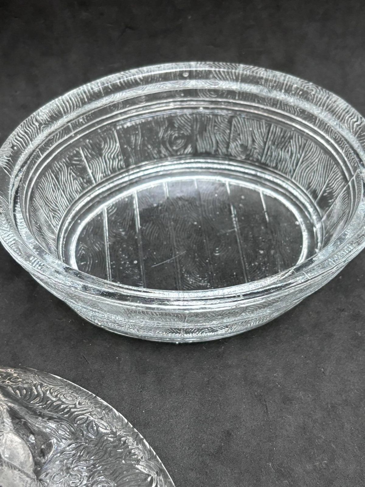 Botervloot Van Geperst Glas Met Koeiendeksel – Vintage Keukendecoratie photo Woonaccessoires