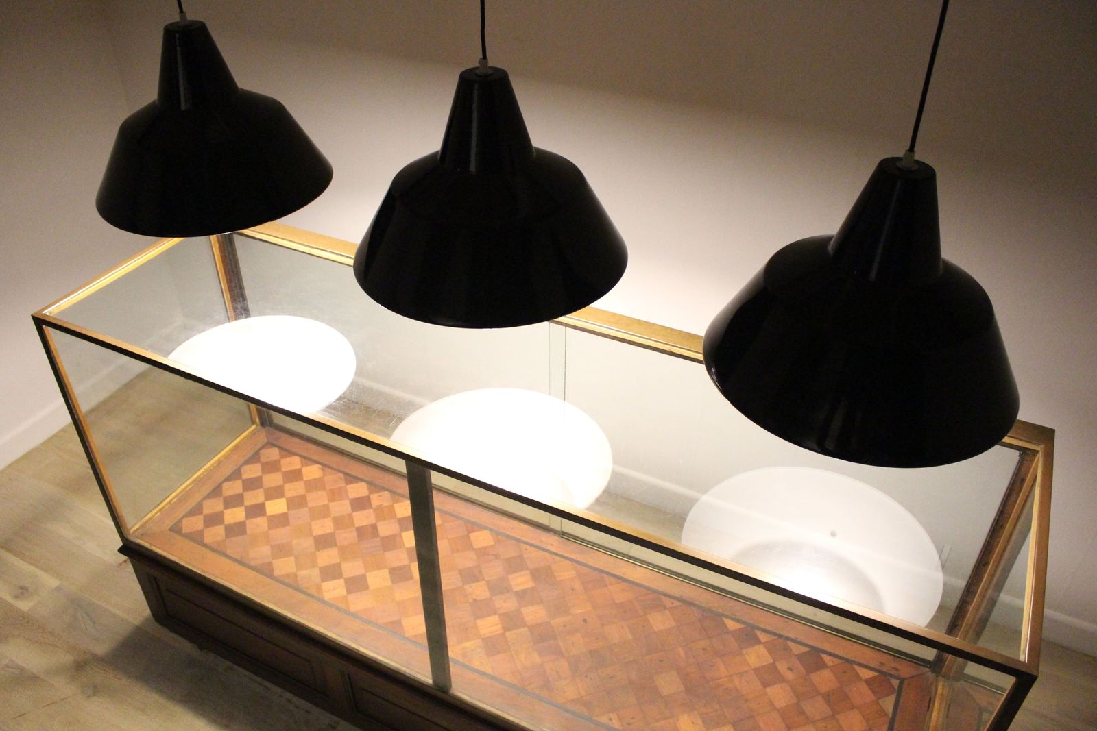 Set Of 3 Large Mid Century Enamelled Metal Industrial Lamps photo Lighting