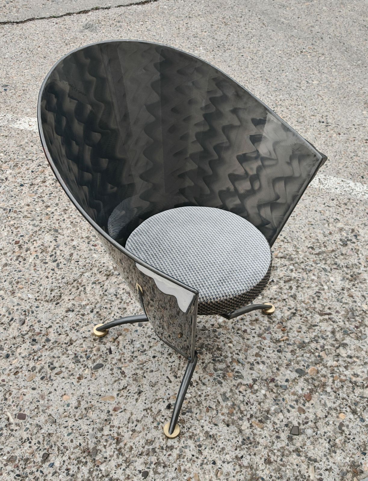 photo vinterior Postmodern Sculptural Armchairs In Shape Of Cones In Steel By Steel Line, 1980s