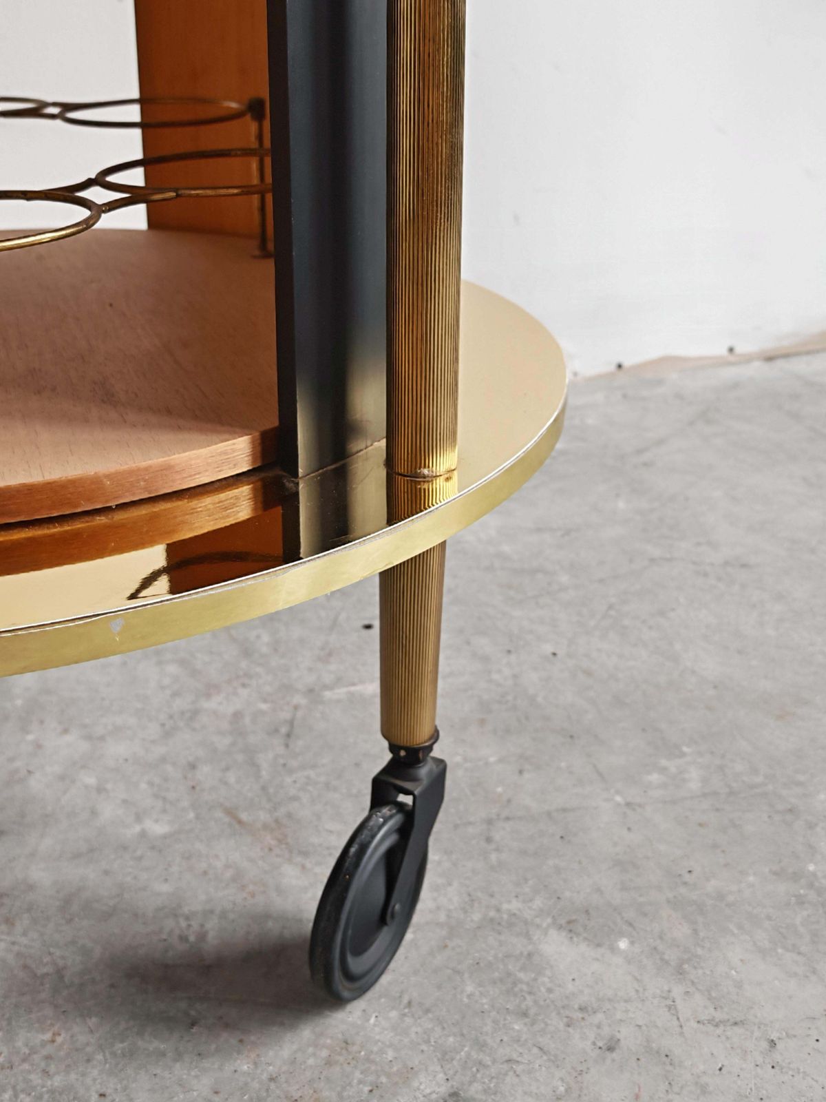 photo for sale Round Hollywood Regency Brass Bar Cart With An Oil Painting On Top, Italy 1960s