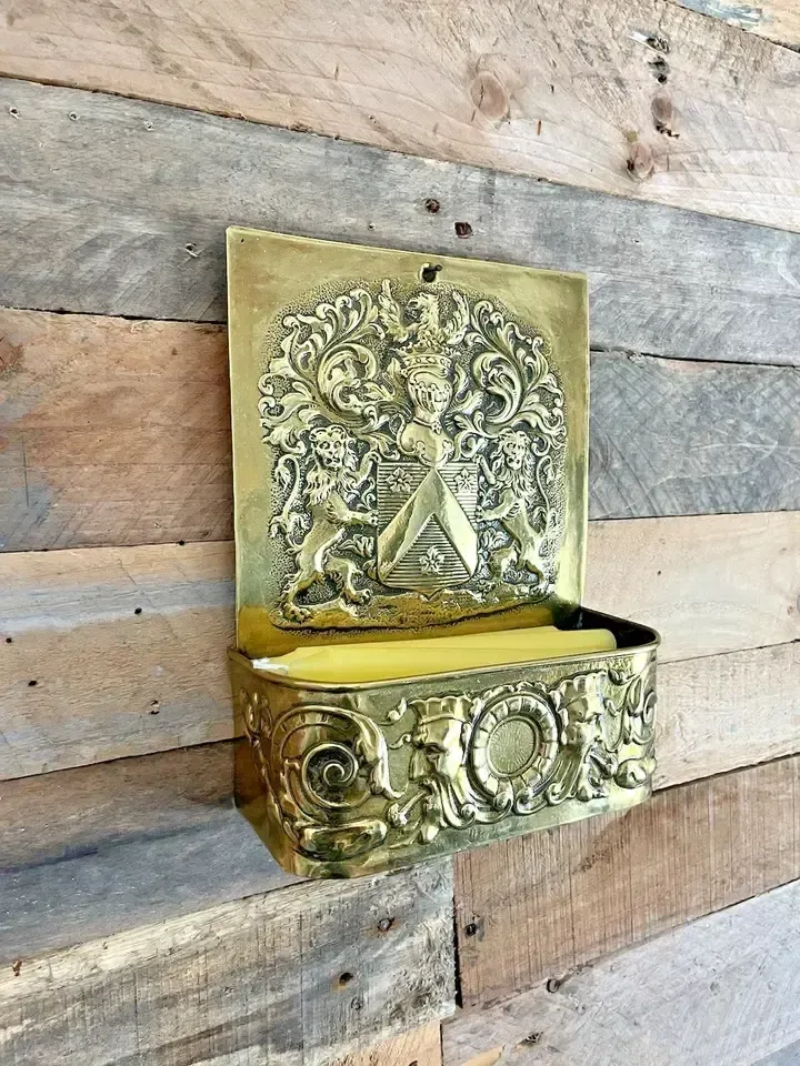 Antique Dutch 19th Century Brass Fireside Candle Box Armour Knight Shield Lions photo vinterior