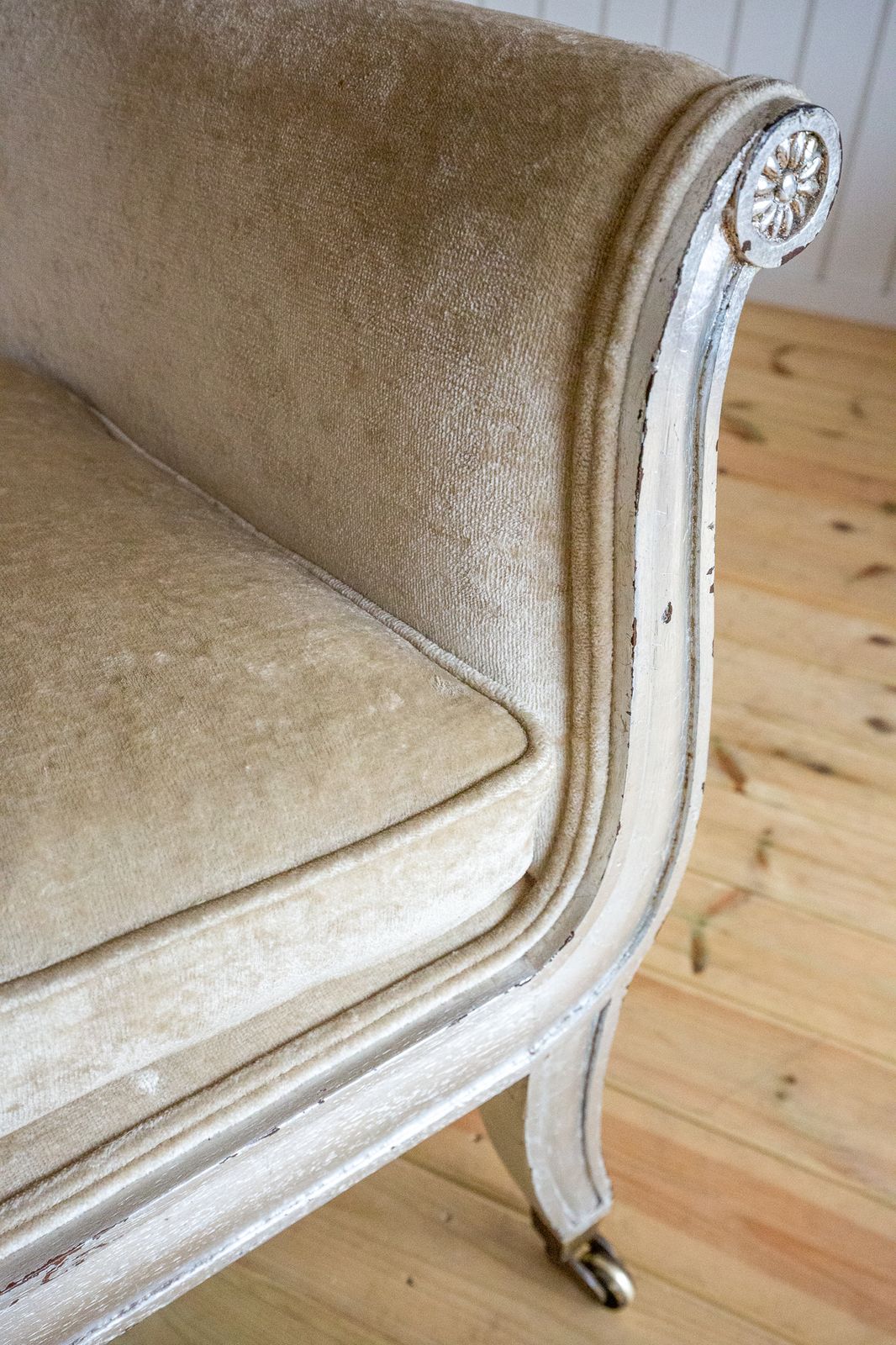 photo vinterior French Restauration Period Sofa 2 Seater Luxury Champagne Crushed Velvet Biedermeier Charles X Restoration Period Antique Silver Sleigh Scrolled 1830