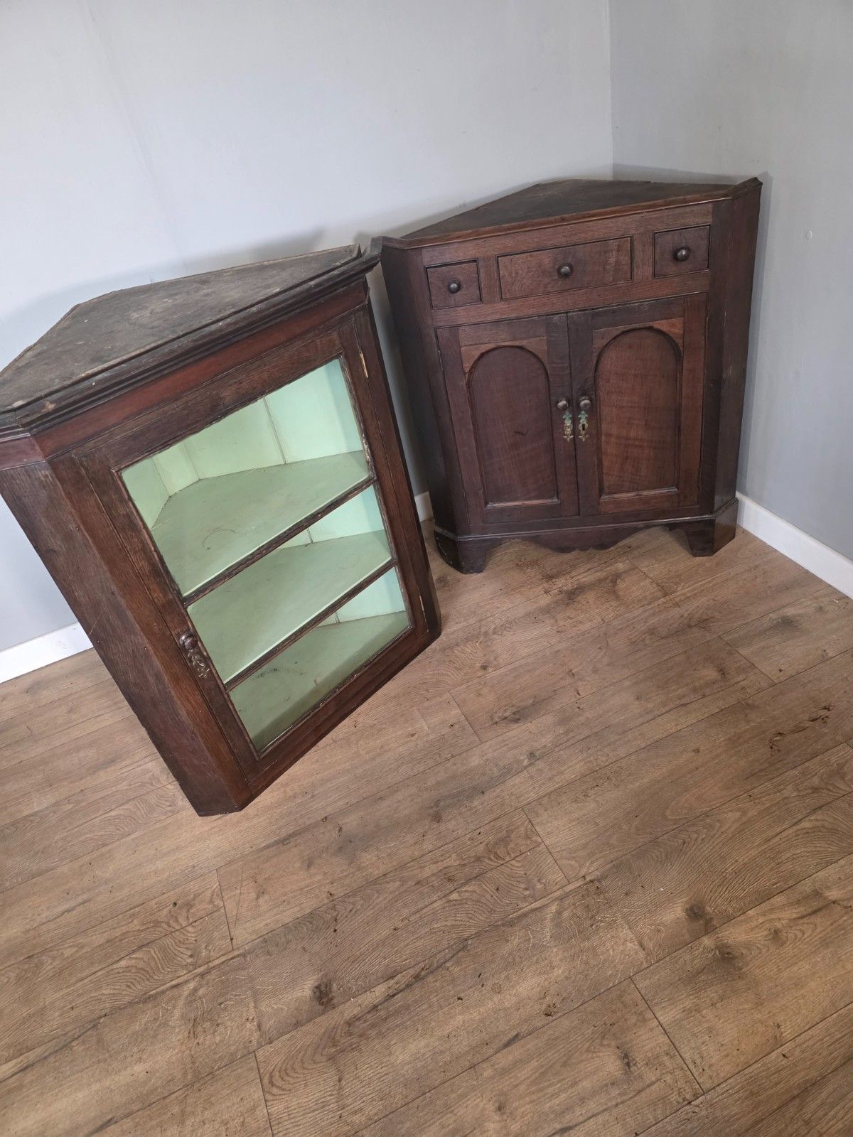 photo for sale A Good Country Antique George 111 Floor Standing Corner Cupboard Circa 1790s