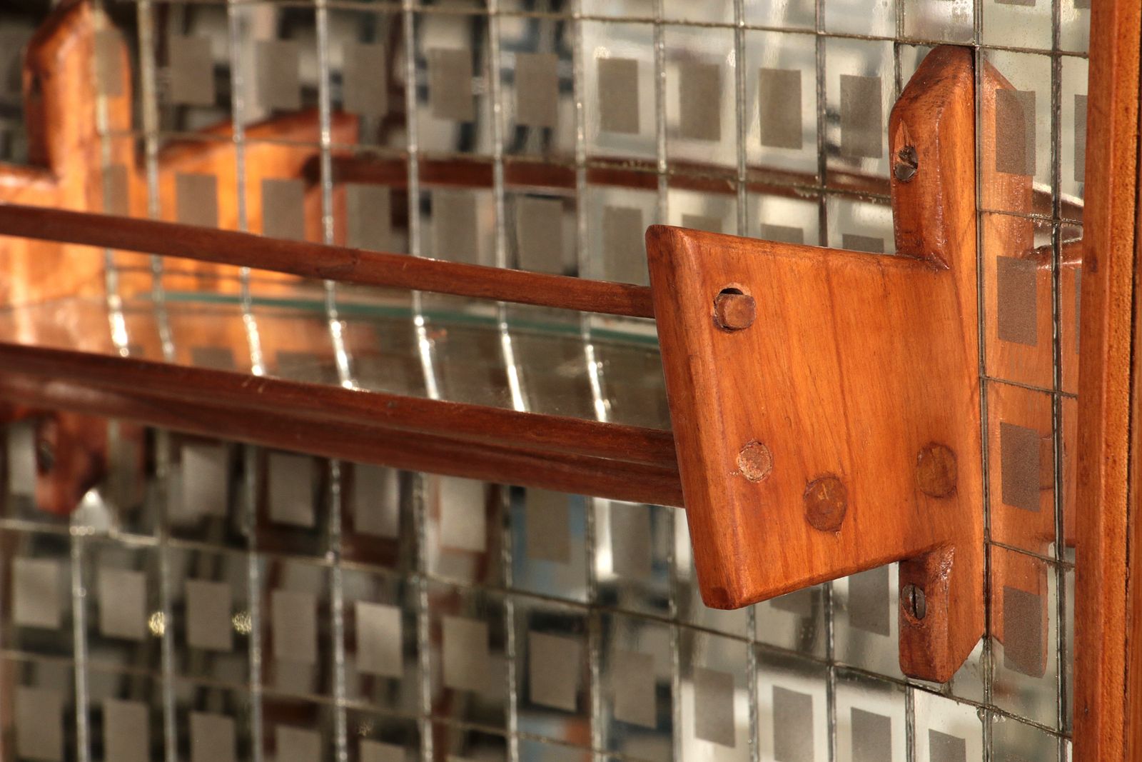 photo furniture Bar Cabinet In Light Wood Attributed To Paolo Buffa, 1940s