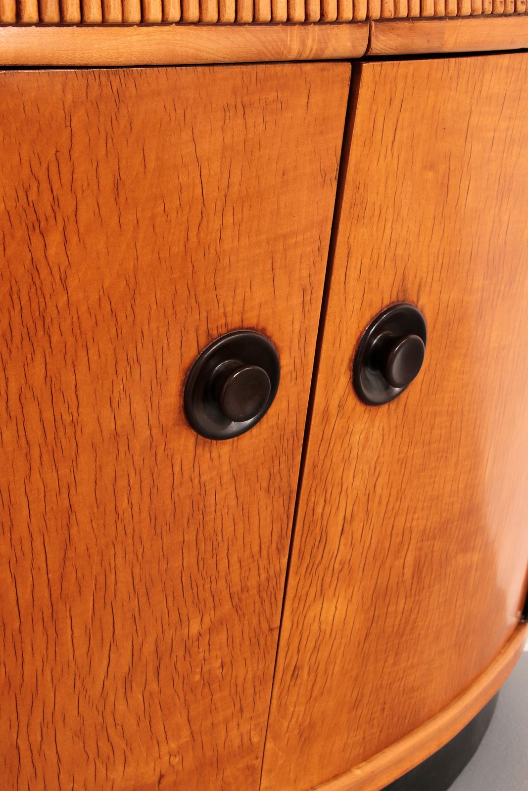 photo for sale Bar Cabinet In Light Wood Attributed To Paolo Buffa, 1940s