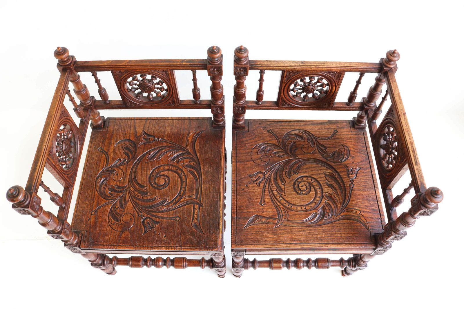Set Antieke 19e Eeuwse Franse Hoekstoelen – Breton Bretagne Renaissance Eiken photo Meubels
