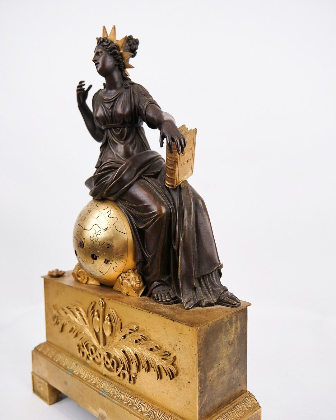 French Mantel Clock   Bronze   Decorated With Female Figure With Radiant Crown And Book   Paris   Year 1820s photo vinterior