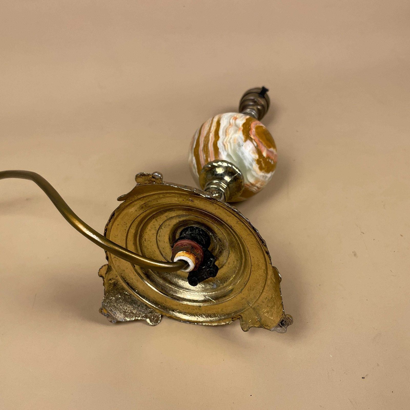 Antique Onyx Marble Lamp Light Bedside Brass Metal Gold Ornate Vintage Round Base With Feet Column Marbled Green Beige Natural Classic photo buy