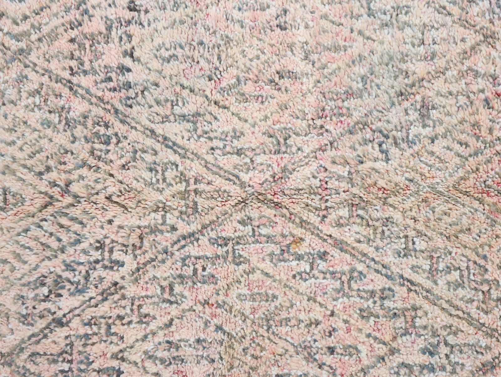 Issem Vintage Moroccan Rug 6'8" X9'6" photo Textiles