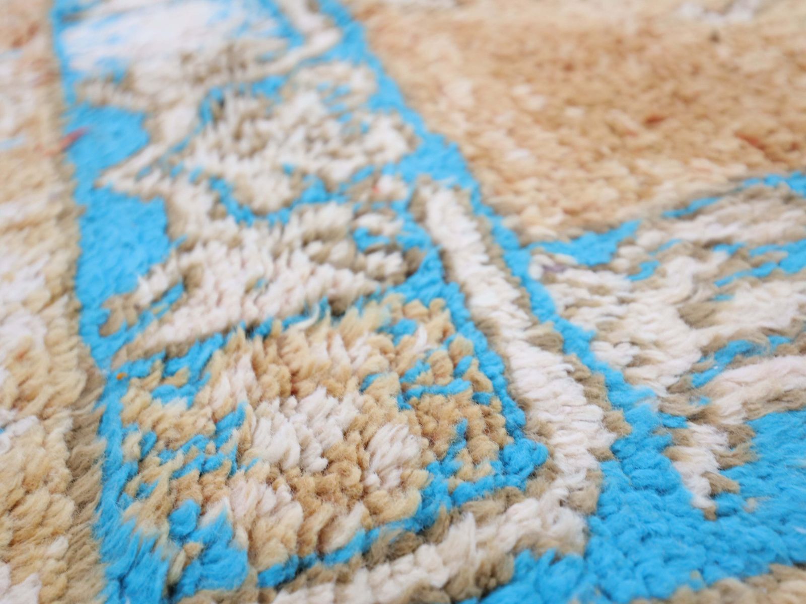 photo furniture Cila Vintage Moroccan Rug 5'8" X 9'9"