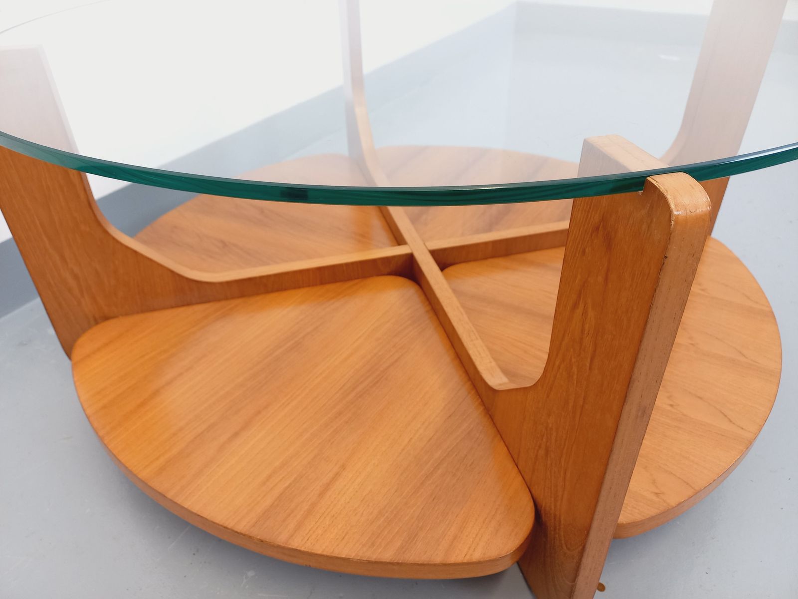 Hugues Poignant Round Coffee Table In Teak And Glass photo vinterior