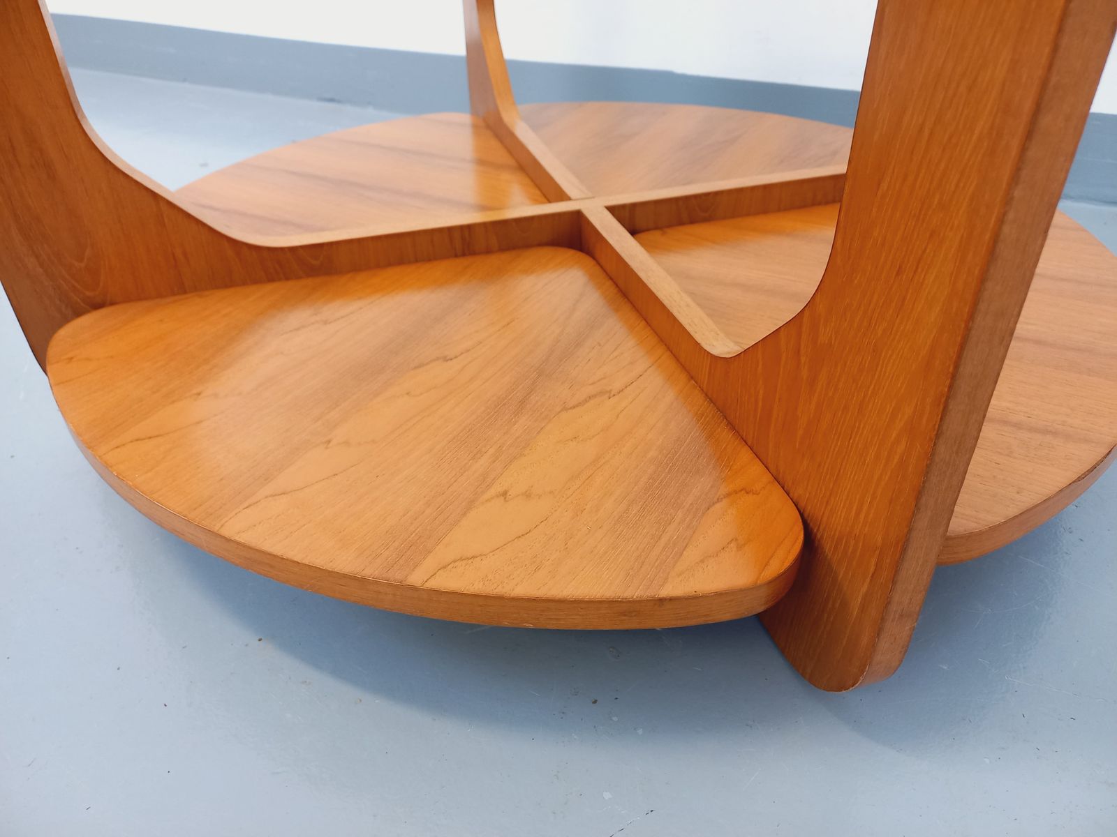Hugues Poignant Round Coffee Table In Teak And Glass photo vintage