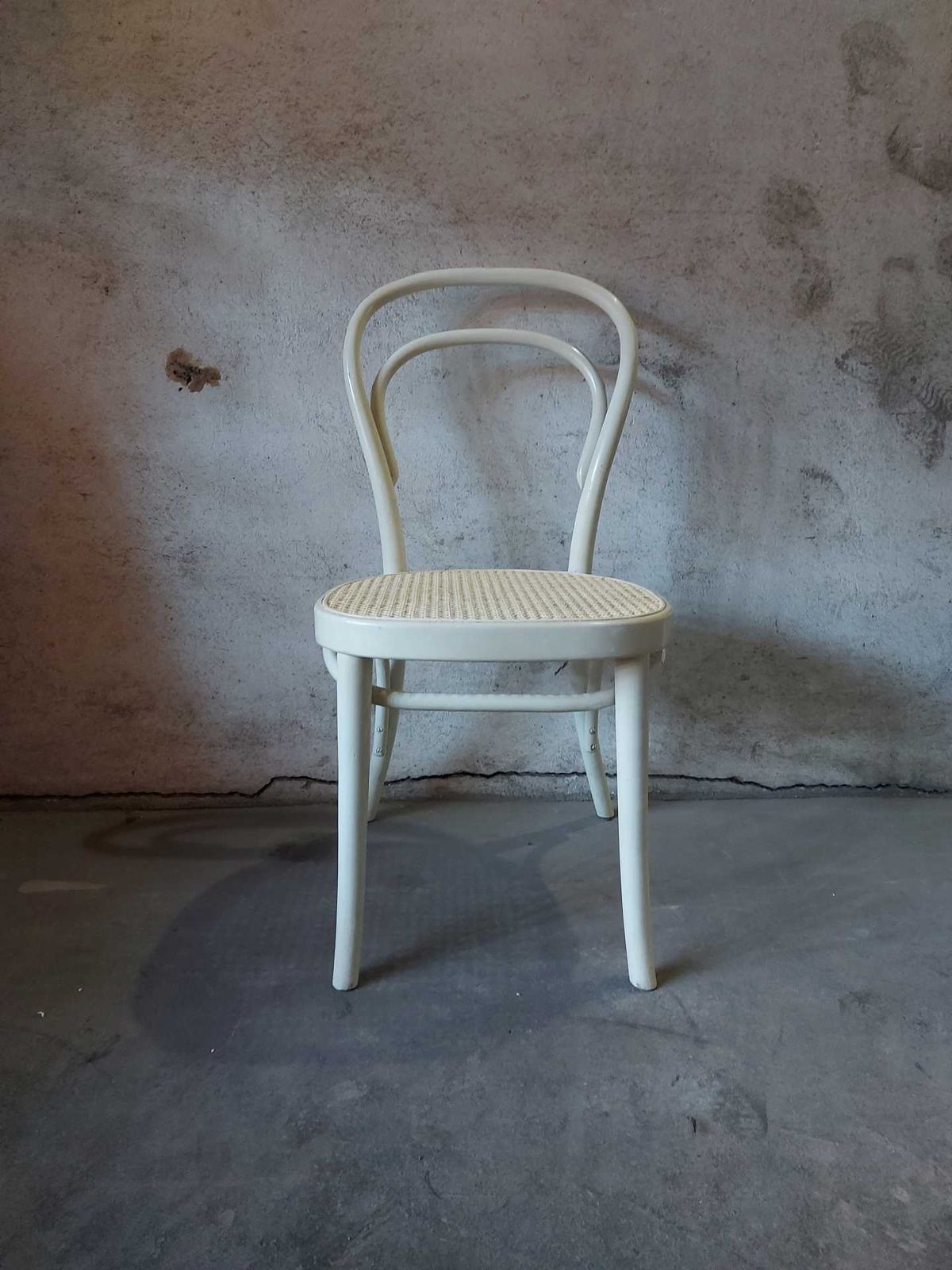 photo furniture Bentwood No. 14 Dining Chair, 1980s