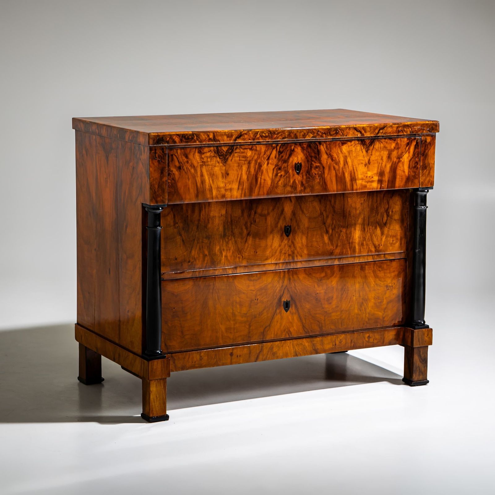 Biedermeier Chest Of Drawers In Walnut, German, Circa 1820