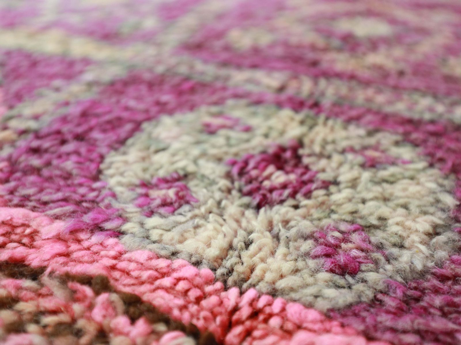 Alennas Vintage Moroccan Rug 6'0" X10'5" photo vinterior