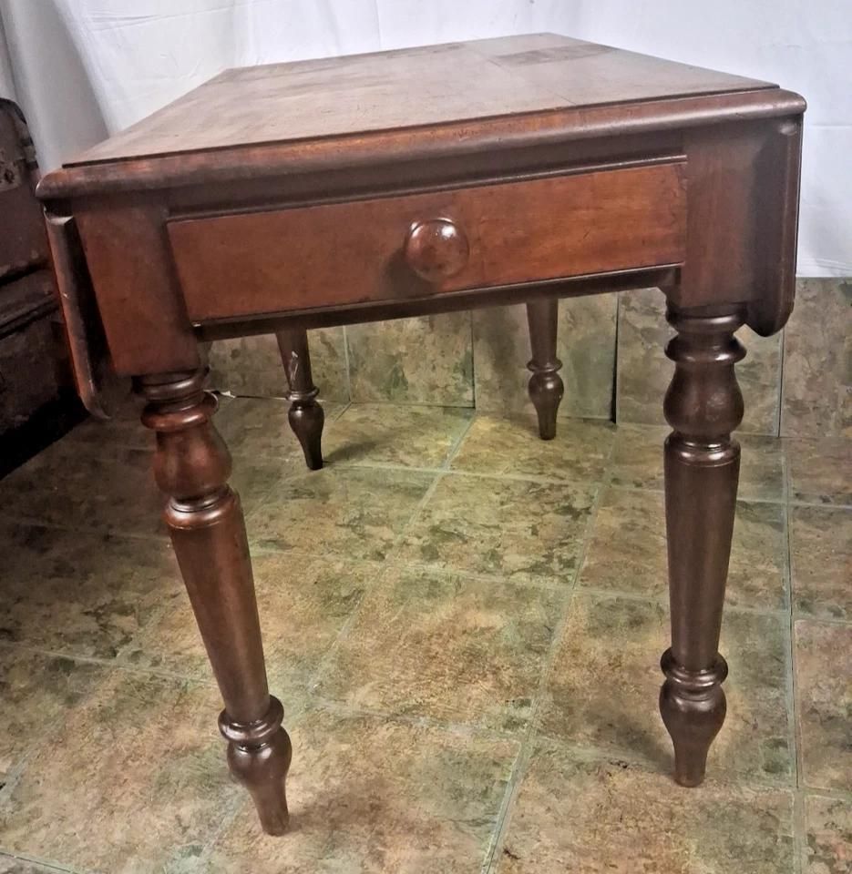 Antique Victorian Pembroke Table Full Of Gorgeous Patina photo vinterior