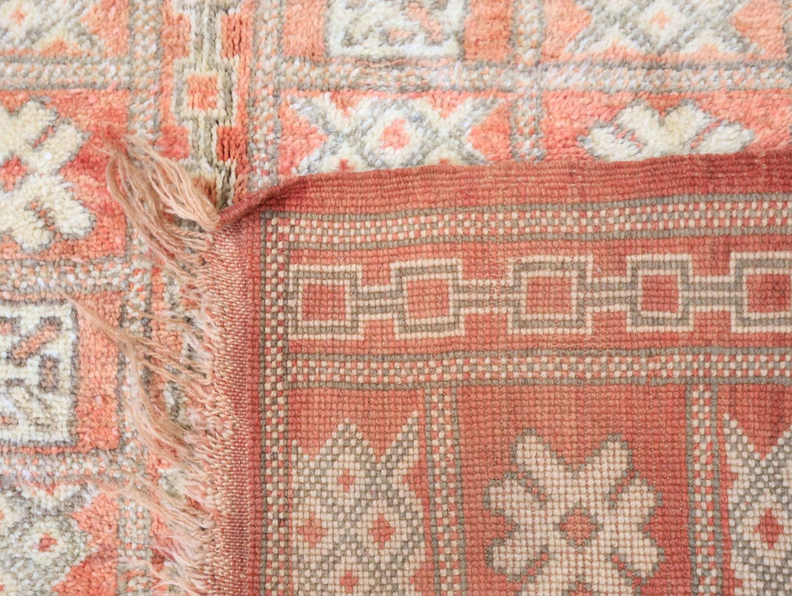 902.0 Yalouz Vintage Moroccan Rug 4'1" X 5'3" photo