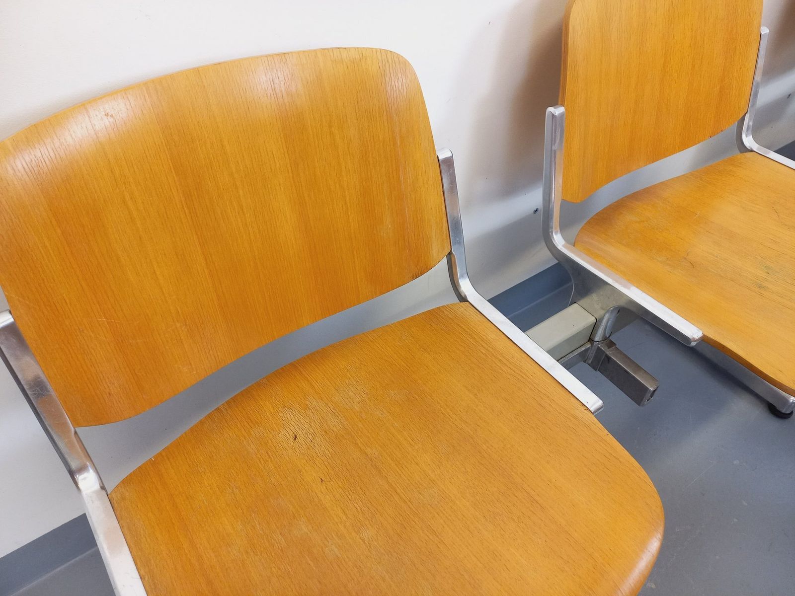 1921.0 4 Giancarlo Piretti Benches For Castelli In Wood And Aluminum photo