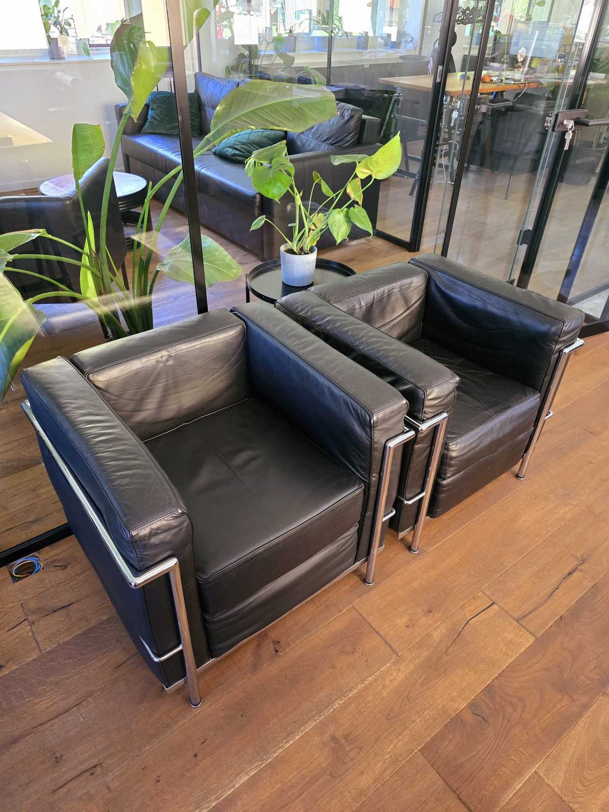 Lc2  Le Corbusier Armchair, 1990 S photo buy