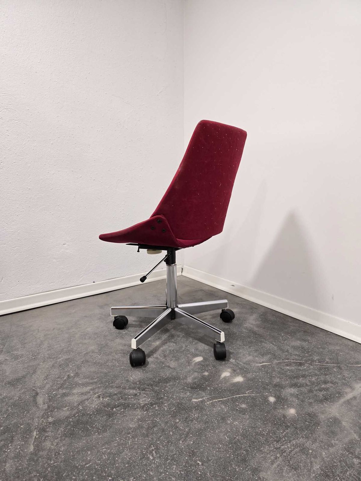 photo vintage Red Swivel Desk Chair 1970s, Vintage