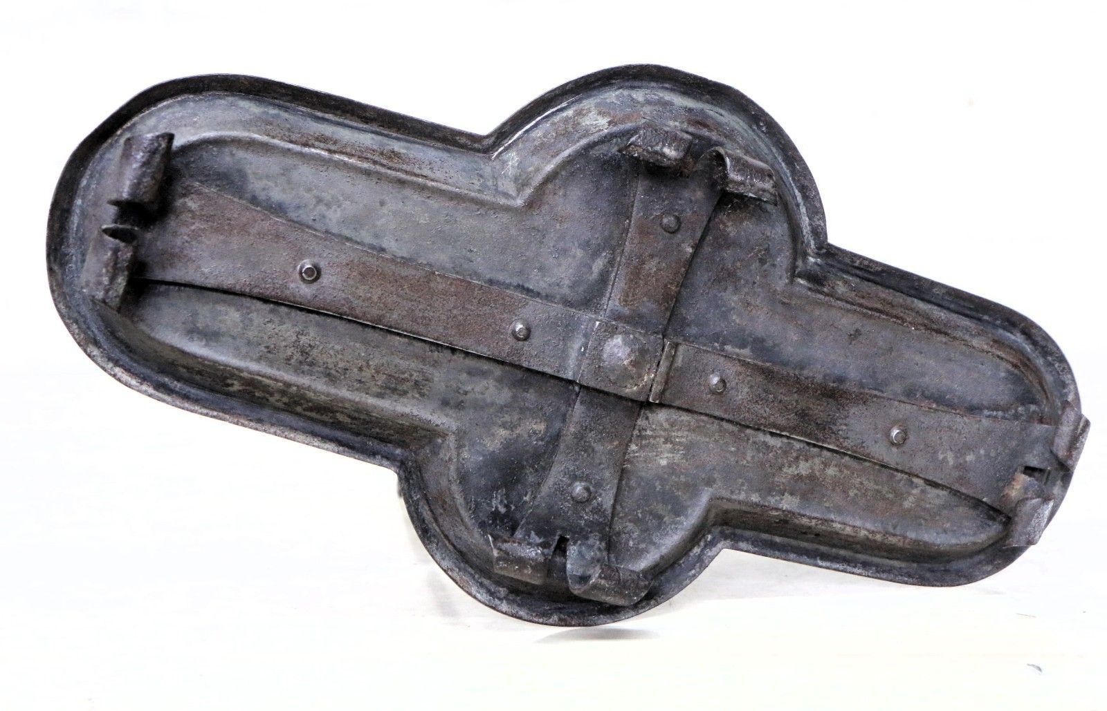 photo vintage A 19th Century Wrought Iron Double Candle Holder Candlestick English Early 19th