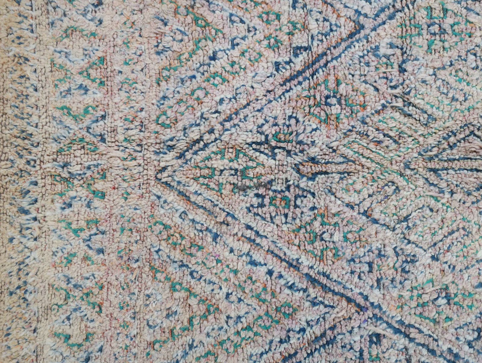 Textiles Nalya Vintage Moroccan Rug 6'8" X10'4" photo