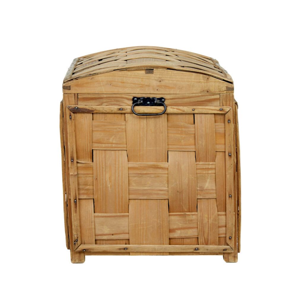 19th Century Swedish Woven Pine Dome Top Trunk photo 655.0