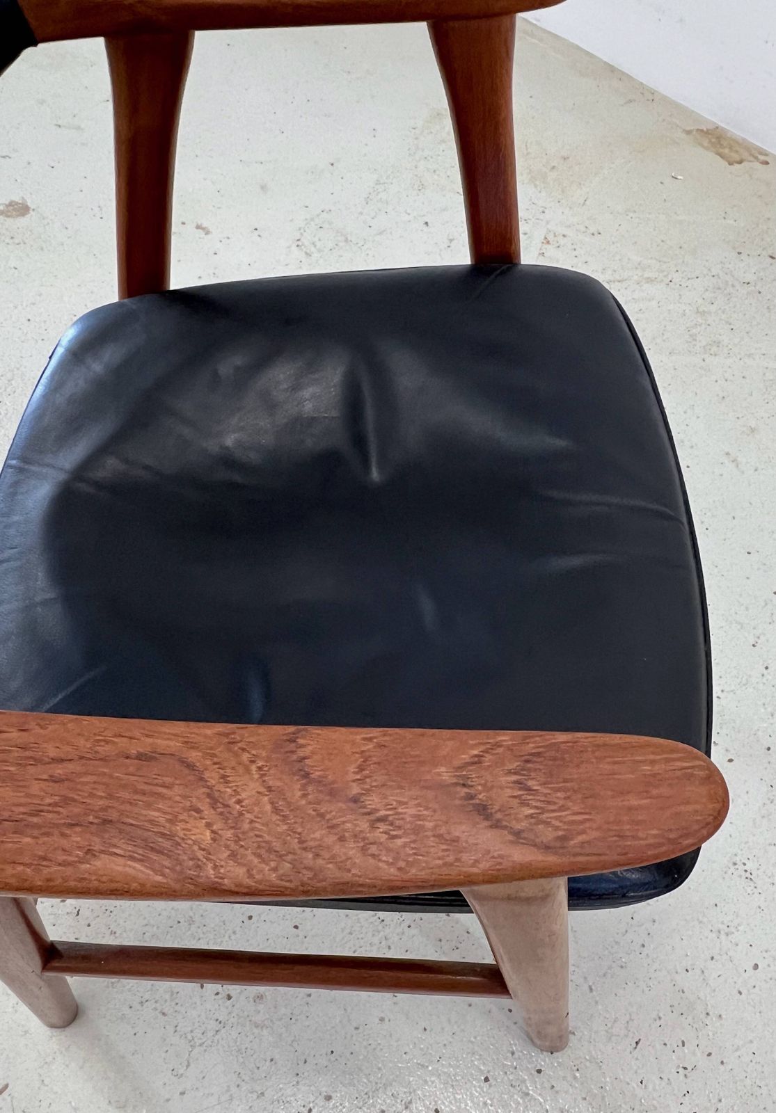 photo furniture Erik Kierkegaard Teak & Leather Armchair By Hong Møbelfabrik, 1960s