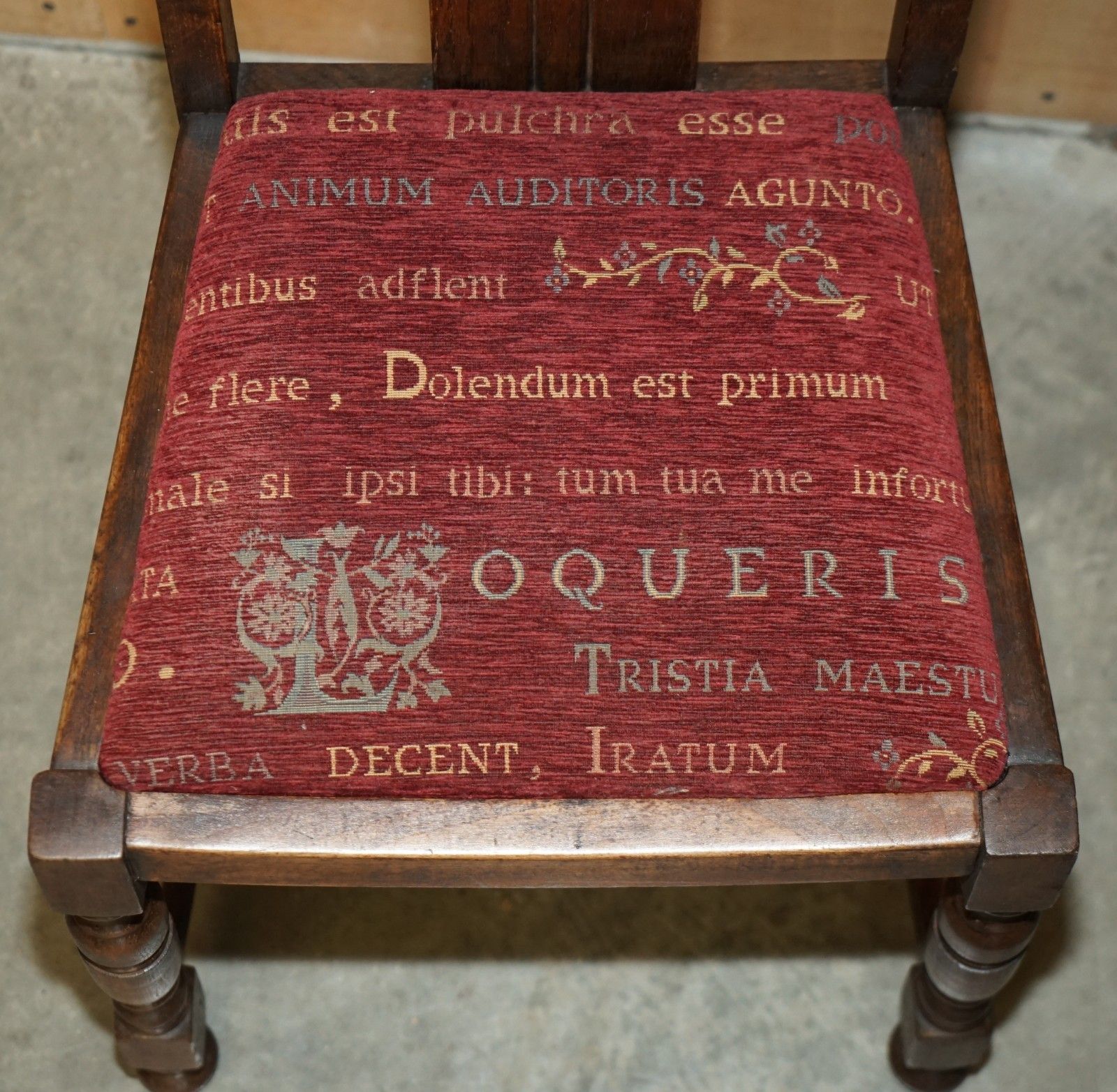 English Oak Art Deco Hall Chair With Latin Inscribed Seat Upholstery photo vinterior