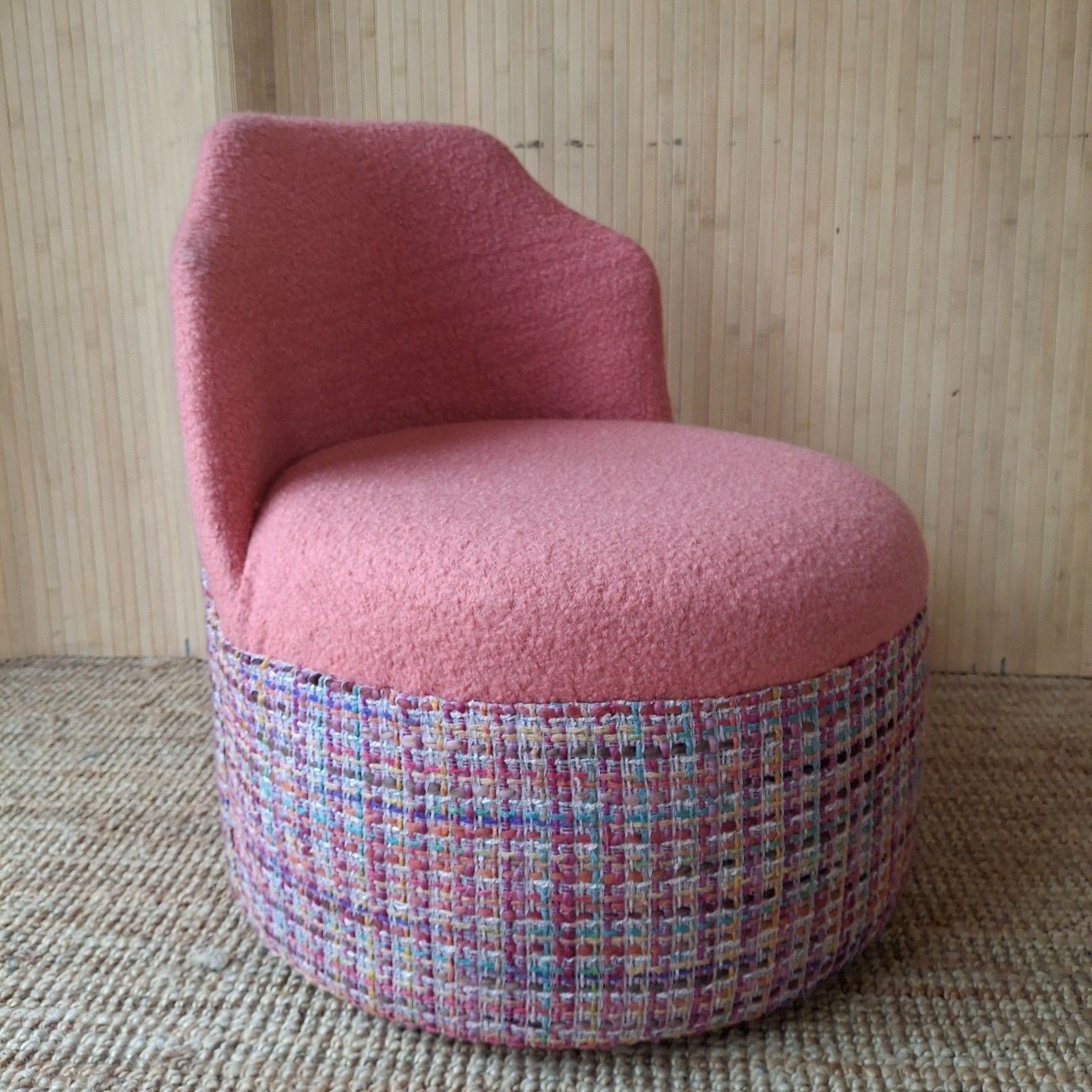 photo vintage Fab Vintage Retro 70s Cocktail Bedroom Tub Chair Coral Boucle Multicolour Tweed