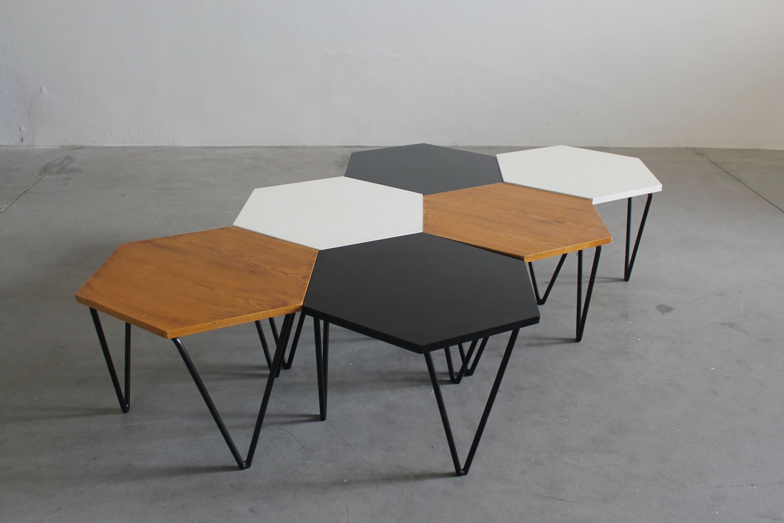 Gio Ponti Set Of Six Hexagonal Coffee Tables In Wood And Metal I.S.A. 1950s photo vinterior